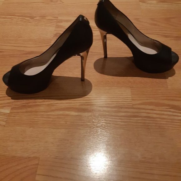 Michael Kors Stilettos - Picture 2 of 4